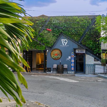 79 Hotel Medellin Bagian luar foto