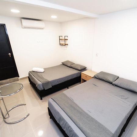 79 Hotel Medellin Bagian luar foto