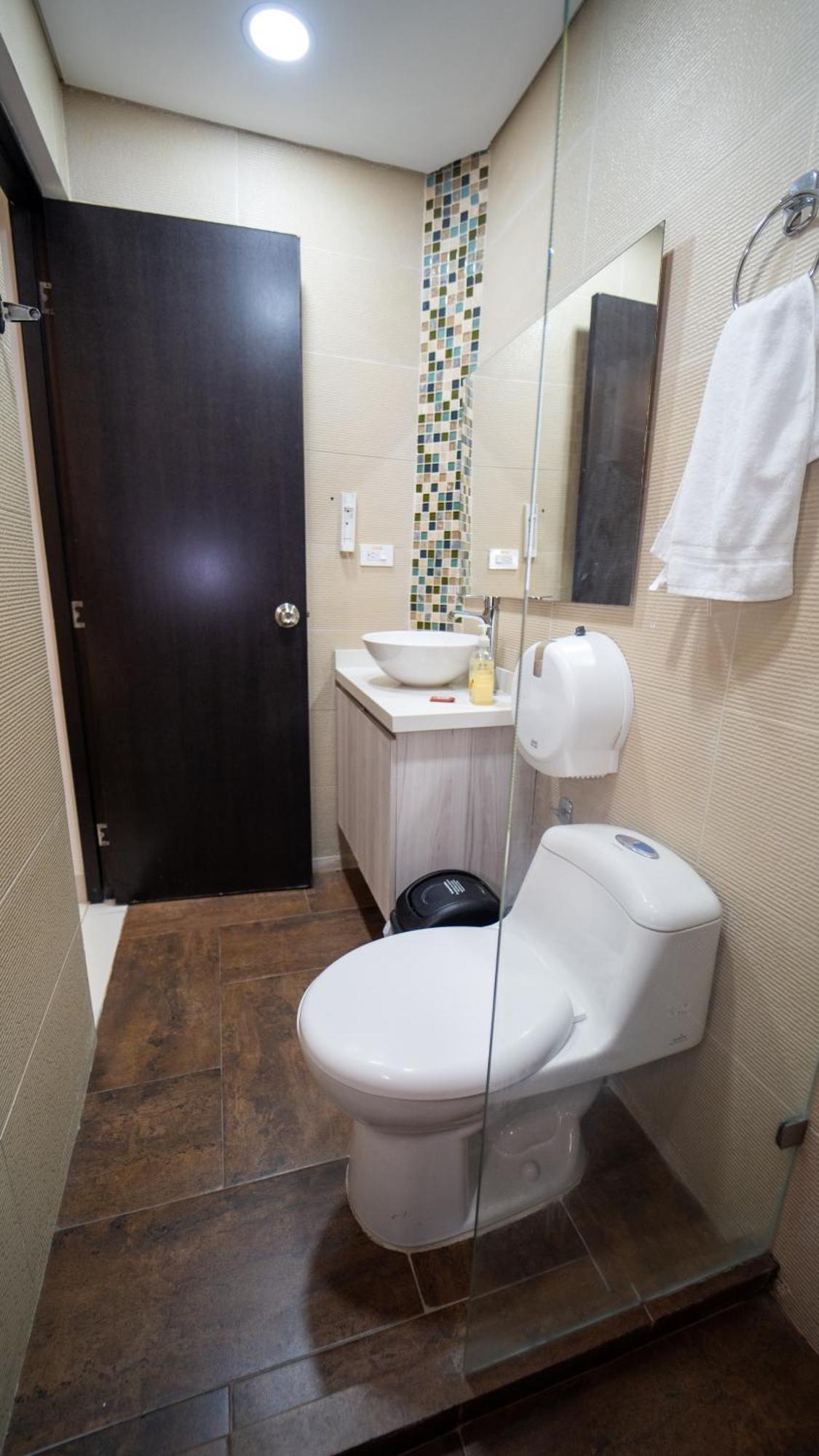 79 Hotel Medellin Bagian luar foto