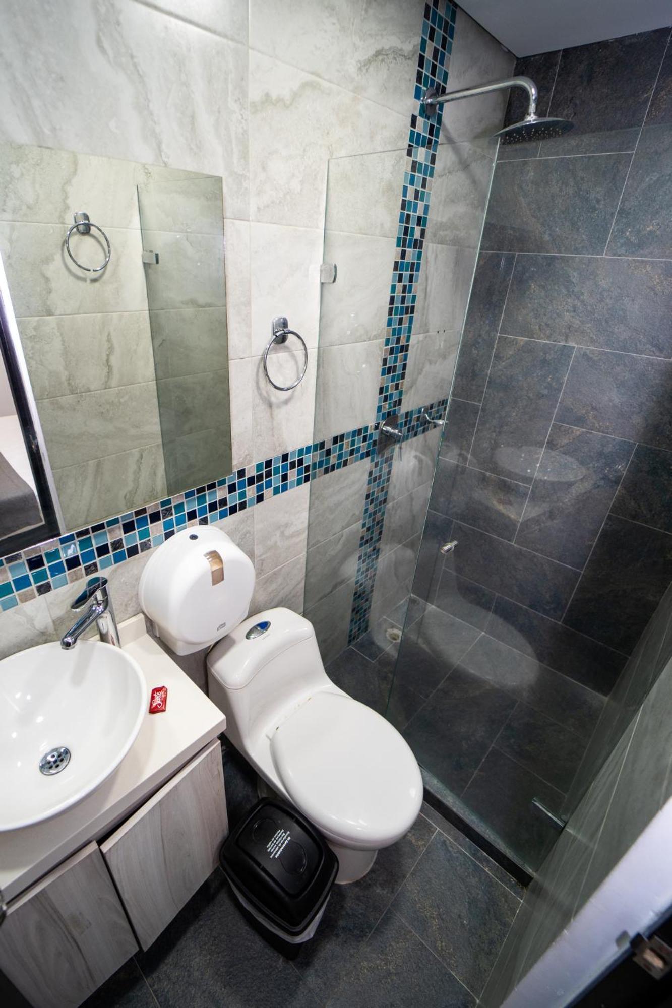 79 Hotel Medellin Bagian luar foto
