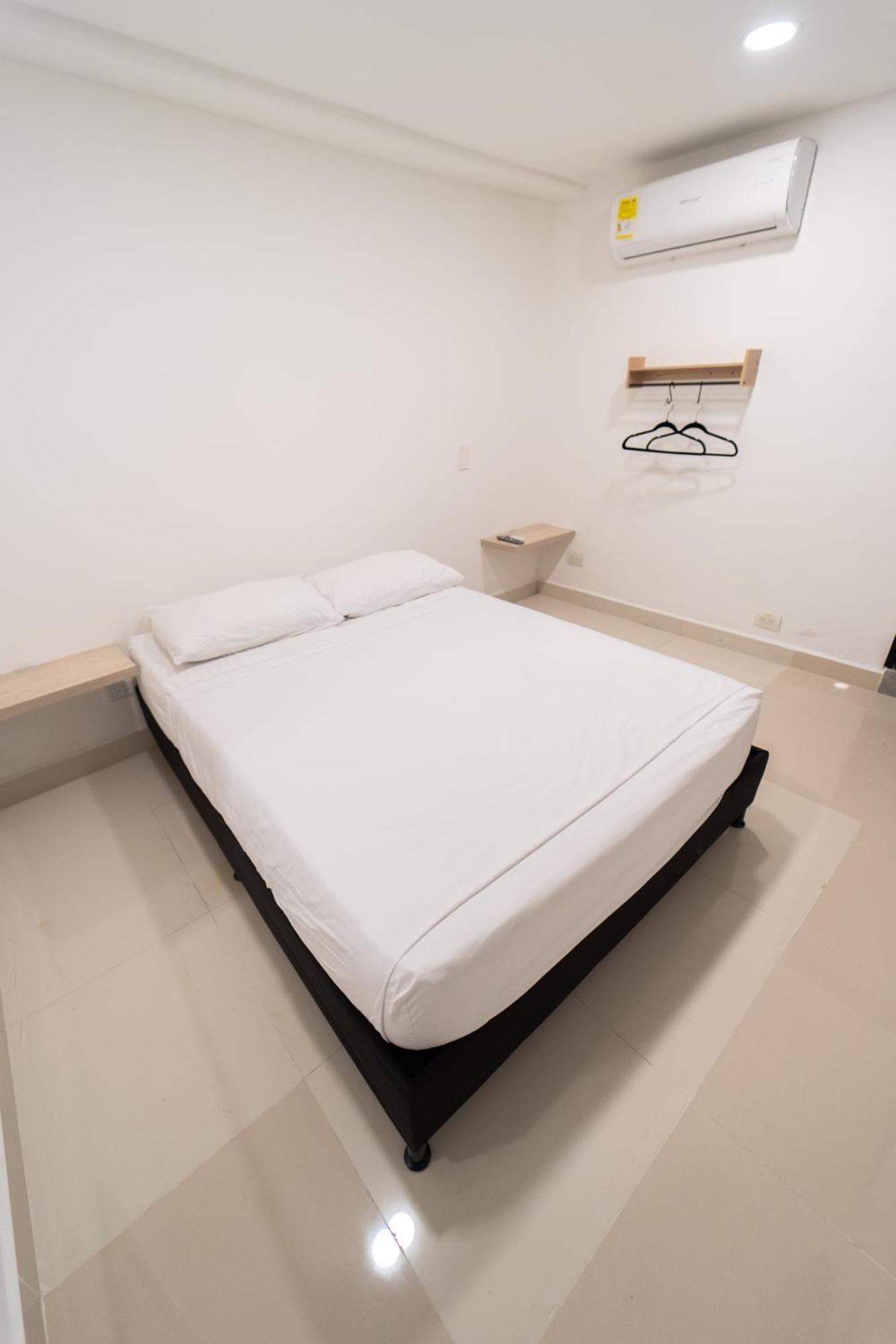 79 Hotel Medellin Bagian luar foto