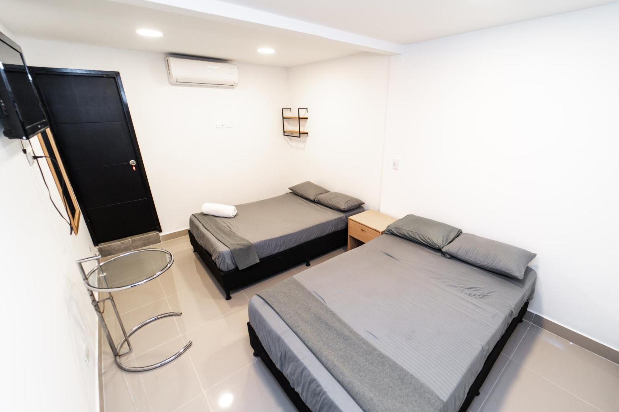 79 Hotel Medellin Bagian luar foto