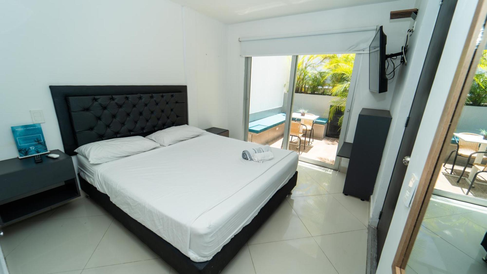 79 Hotel Medellin Bagian luar foto