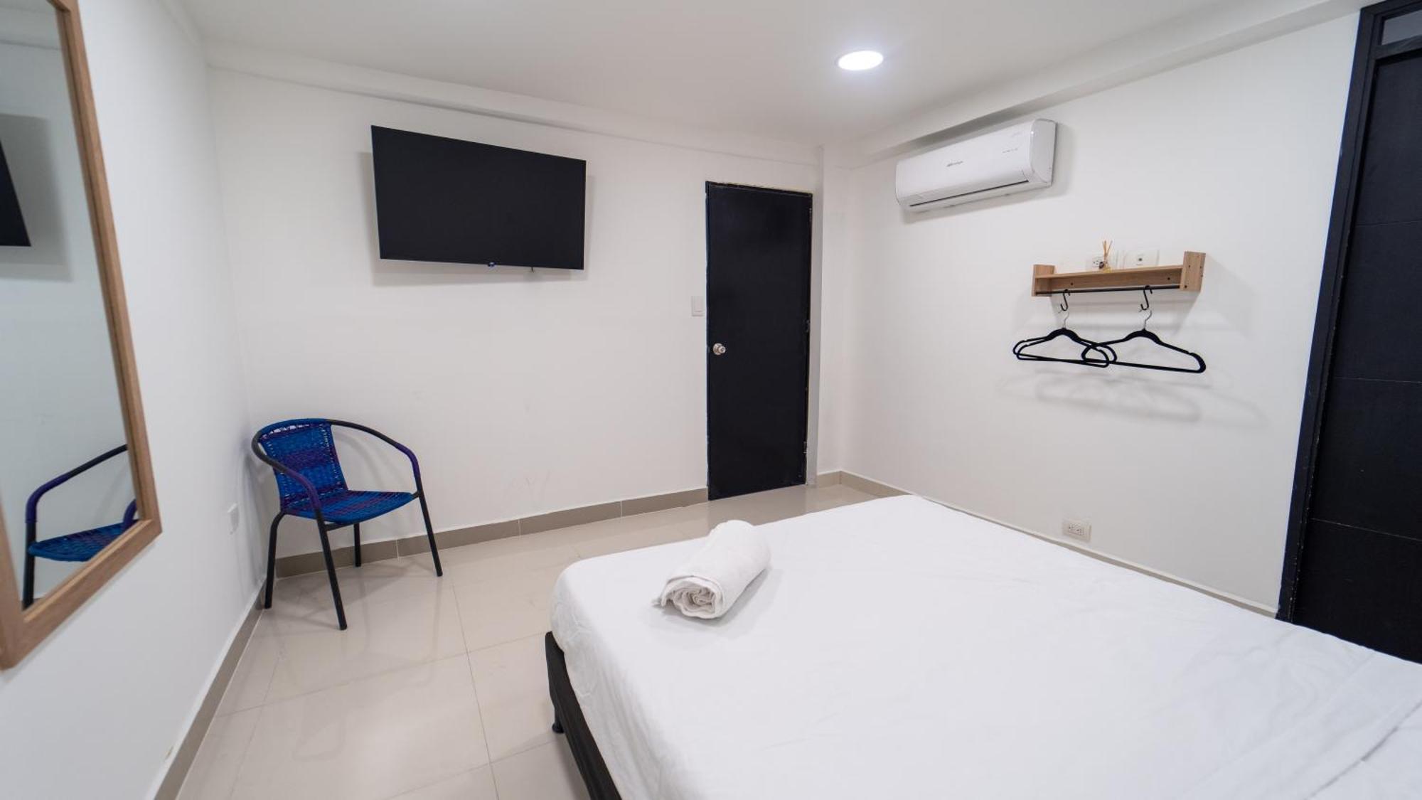 79 Hotel Medellin Bagian luar foto