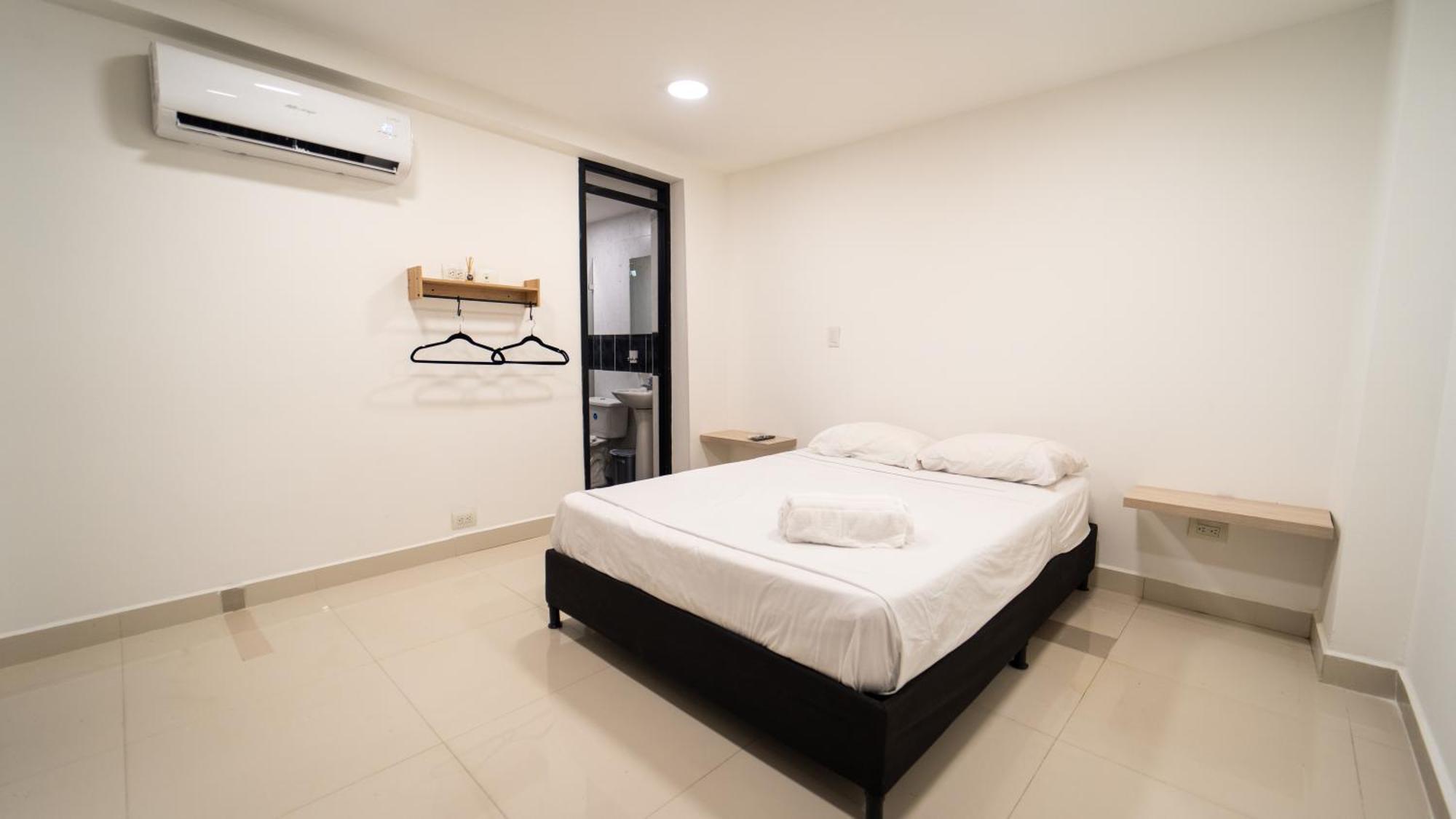 79 Hotel Medellin Bagian luar foto