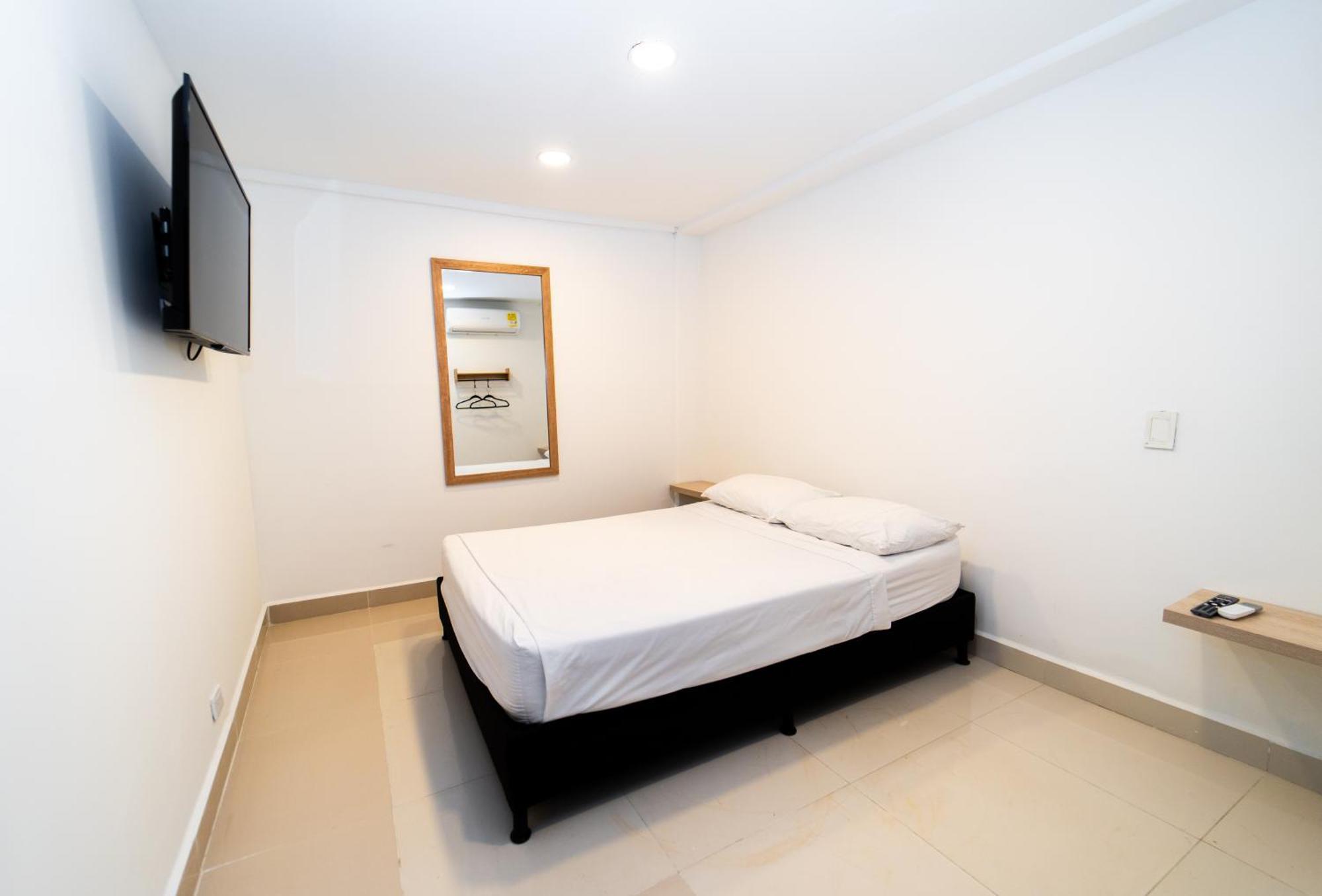 79 Hotel Medellin Bagian luar foto