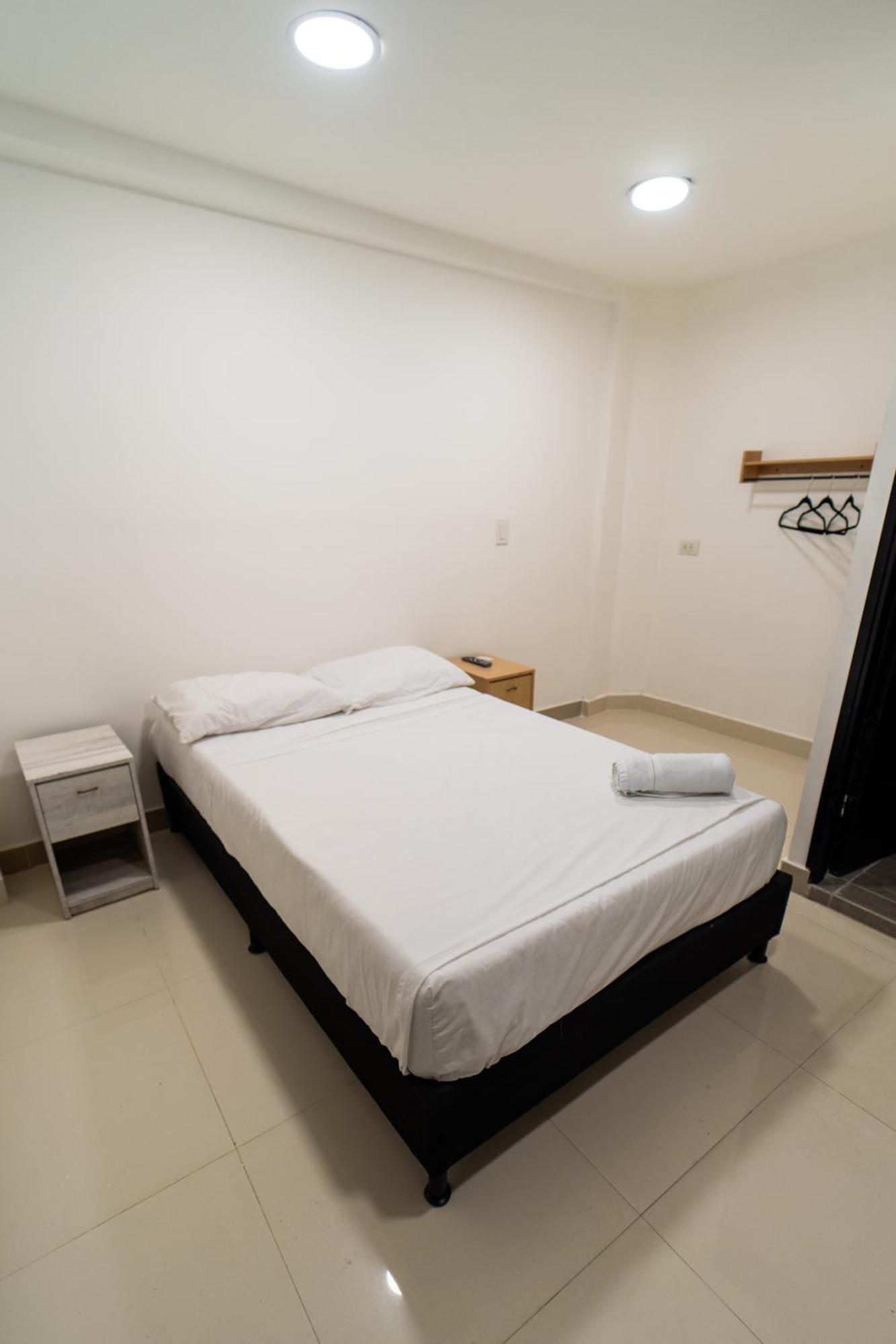 79 Hotel Medellin Bagian luar foto