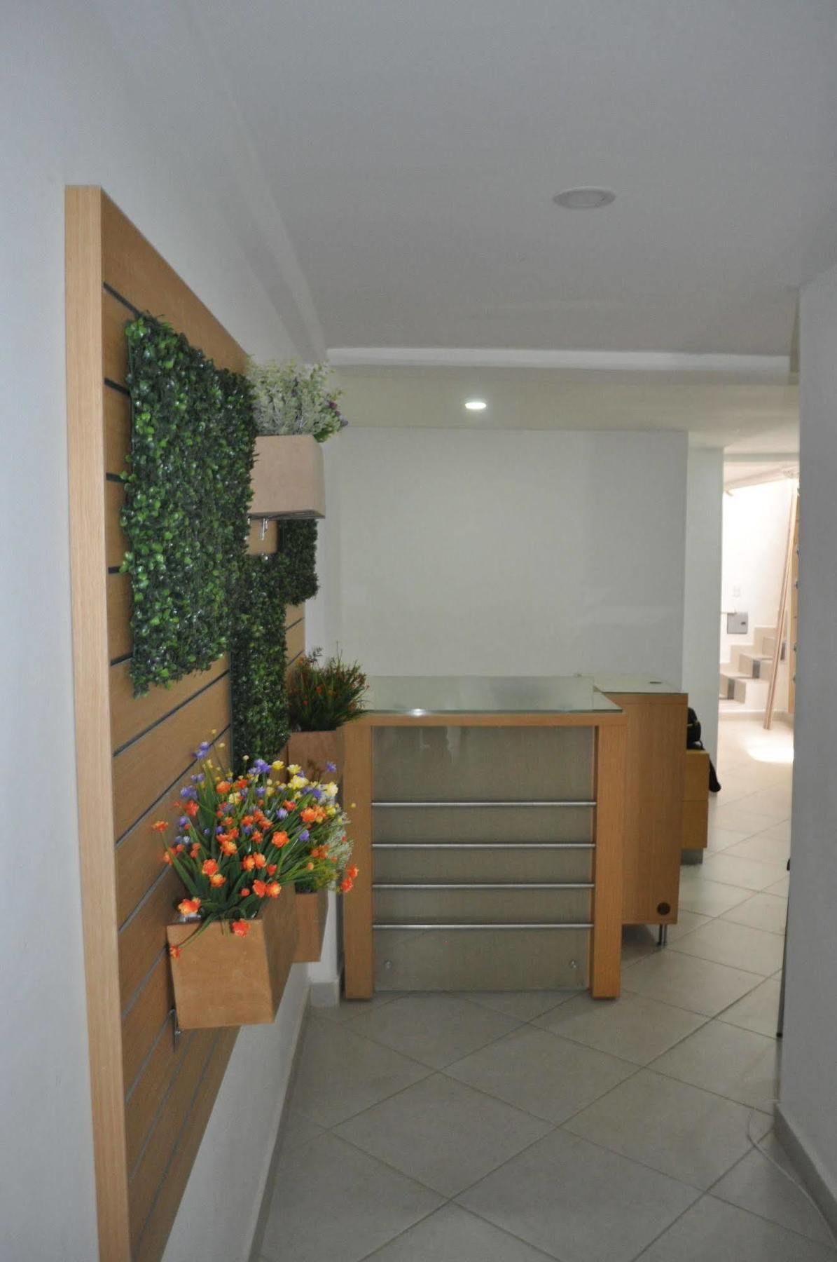 79 Hotel Medellin Bagian luar foto